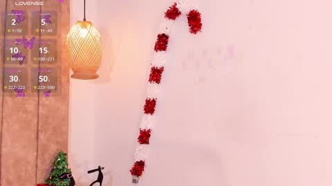Snapshot of violethilton chatting on December 23, 6:58 pm violeth online show from December 23, 6:58 pm