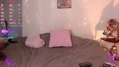 Snapshot of violetjane1 chatting on October 21, 12:32 pm violetjane1 online show from October 21, 12:32 pm