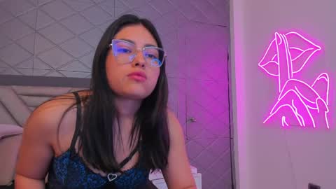 Violet Rousse online show from April 20, 7:06 pm