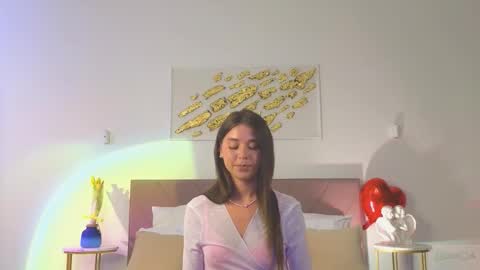 violetta_finch online show from March 16, 10:30 am