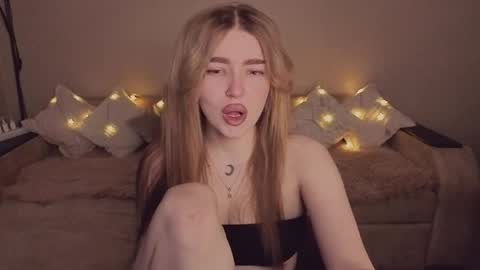 ViolettaOtis online show from April 8, 3:15 pm