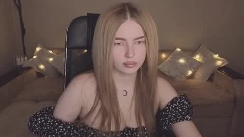 ViolettaOtis online show from November 10, 12:19 pm