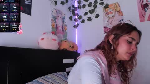 Snapshot of violetteramirez01 chatting on January 18, 3:38 pm Violette online show from January 18, 3:38 pm