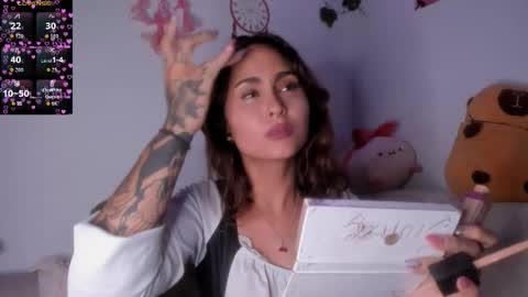 Violette  online show from November 10, 10:45 pm