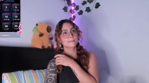 Snapshot of violetteramirez01 chatting on February 21, 10:15 pm Violette online show from February 21, 10:15 pm