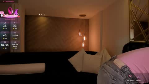 Violett  online show from January 10, 12:21 pm