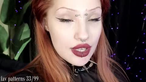 Snapshot of violetvio1ator chatting on February 8, 12:49 am Dommy mommy online show from February 8, 12:49 am