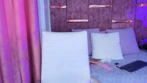 viollettebylyly online show from November 22, 12:36 pm