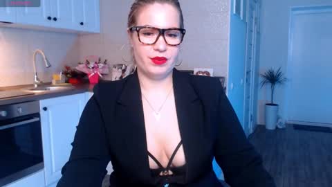 Snapshot of vip_juicy chatting on February 7, 9:16 am VelvettTime online show from February 7, 9:16 am