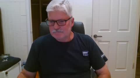 viper654321 online show from September 18, 7:45 am