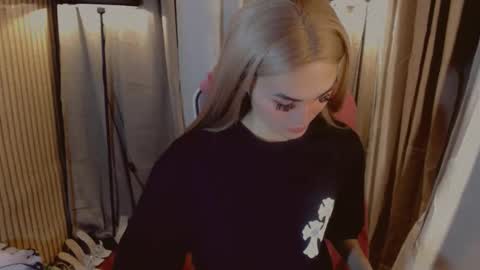 Pearl online show from December 4, 10:59 am