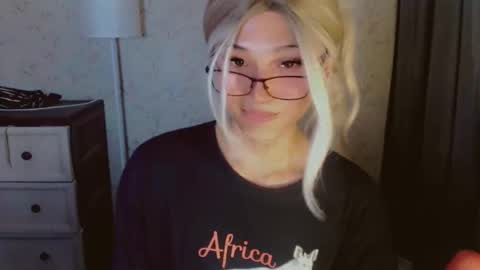 Pearl online show from April 11, 7:45 am