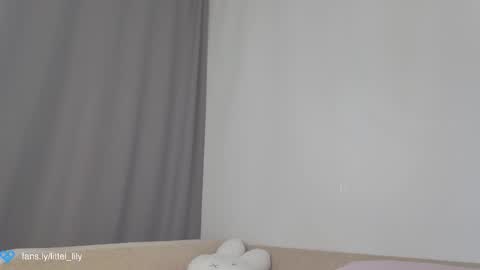  Lily  online show from September 12, 10:28 am