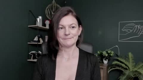 Vivian online show from March 12, 9:13 am