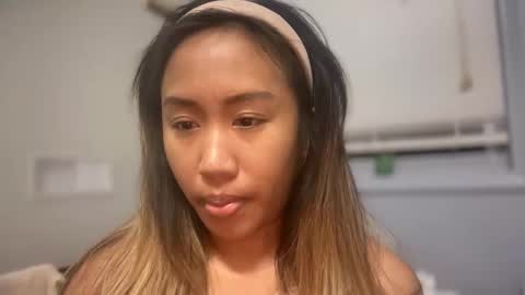 viviandela97 online show from May 9, 1:11 am
