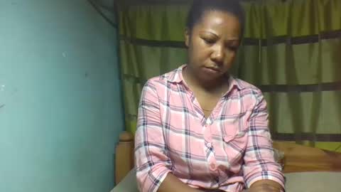 Snapshot of viviane0812 chatting on September 30, 2:05 pm viviane0812 online show from September 30, 2:05 pm