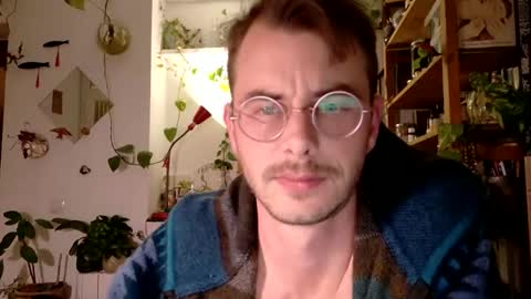 Viv online show from January 14, 10:02 pm