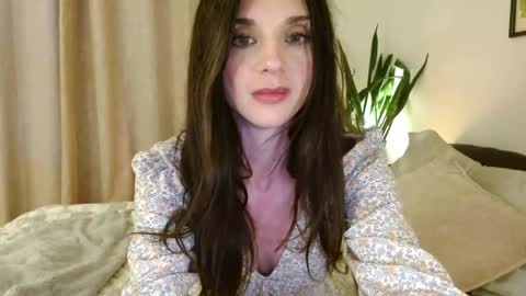 Lillian Rose online show from June 5, 3:35 am