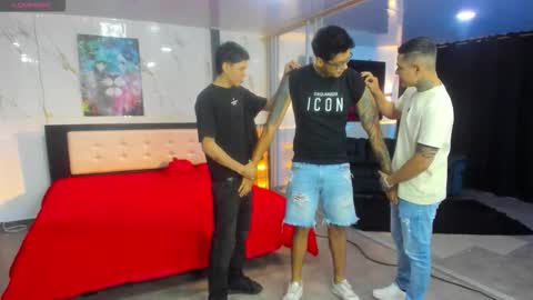 voyeurism_guys online show from March 24, 11:33 pm