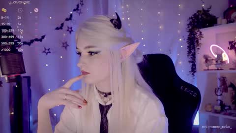 vronnier online show from November 20, 11:31 am