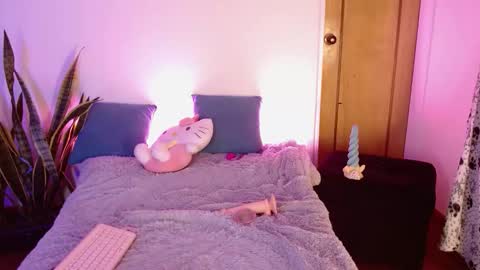 kitty SUPORT ME AND MY BABY SINGLE MOMY online show from September 28, 6:28 pm