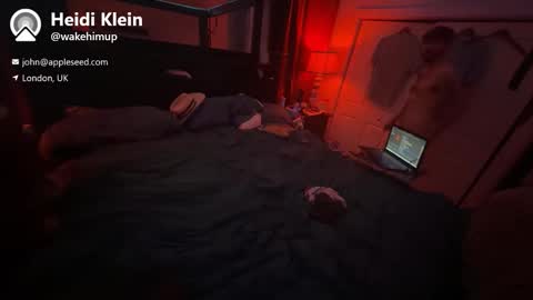 wakehimup online show from October 30, 6:25 am