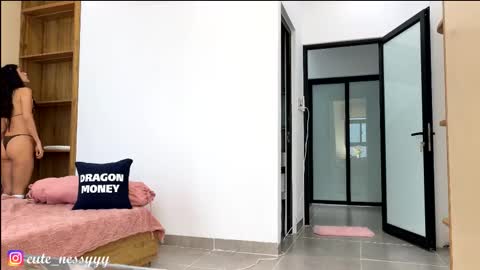 Mia online show from January 7, 3:44 am