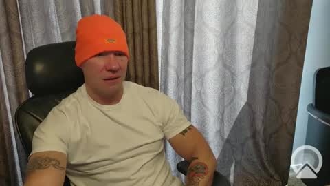 walle6633911 online show from December 3, 8:11 pm