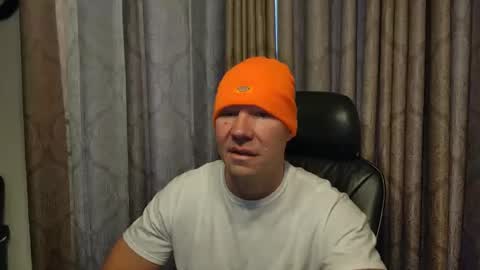 walle6633911 online show from December 3, 2:00 pm