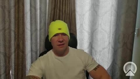 walle6633911 online show from December 10, 8:38 pm