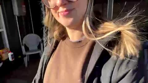 Snapshot of wanderlustjade chatting on January 13, 9:09 pm Jade  Adonis online show from January 13, 9:09 pm