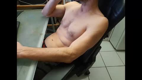 wankadelik online show from March 31, 9:15 pm