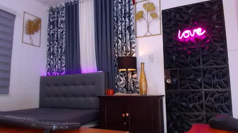 Snapshot of wantedsugar_ chatting on March 12, 10:17 pm Galems online show from March 12, 10:17 pm