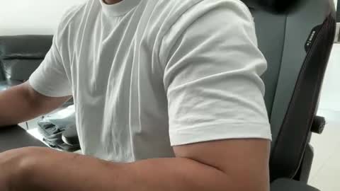 Weapon X online show from February 9, 10:34 pm