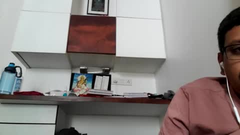 sexyguy online show from December 19, 9:27 am