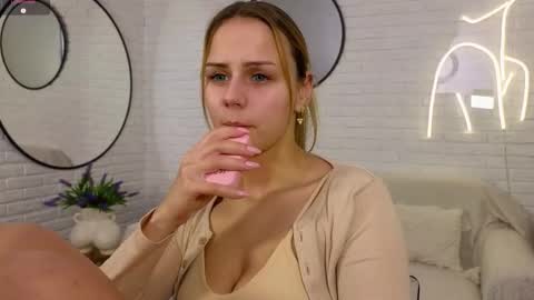 Im Wendy online show from January 16, 9:46 pm