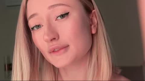 Daisy    online show from February 23, 6:54 pm