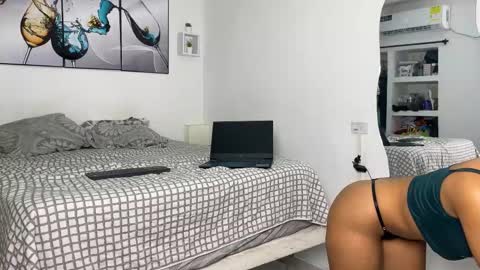 Wendy Alex online show from November 8, 10:35 pm