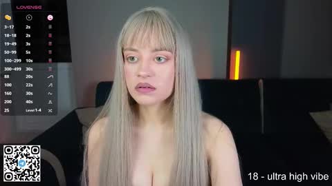 Snapshot of wendylovelylovew chatting on October 5, 3:30 pm Wendy online show from October 5, 3:30 pm