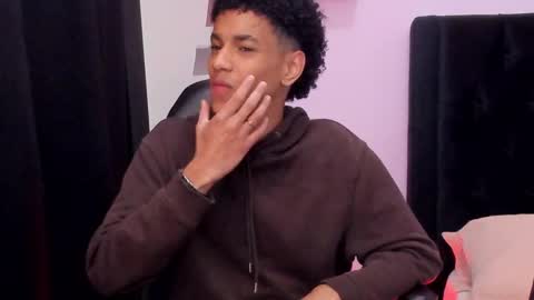 WES online show from December 17, 3:08 pm