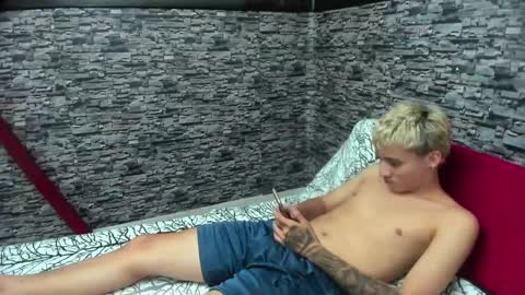 Snapshot of wesley_boy chatting on September 14, 2:25 am Wesley Boy online show from September 14, 2:25 am