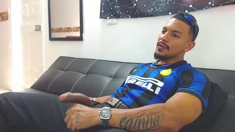 Wesley Rogger online show from November 15, 7:26 pm