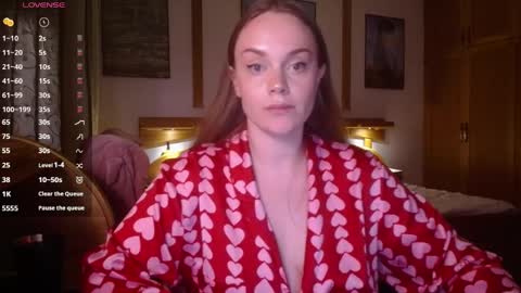 Lana online show from April 3, 6:59 pm