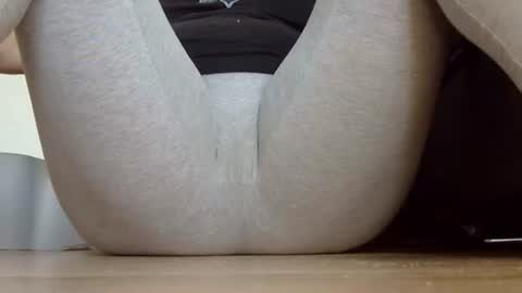 Snapshot of wet_pants2022 chatting on October 1, 1:54 pm wet_pants2022 online show from October 1, 1:54 pm