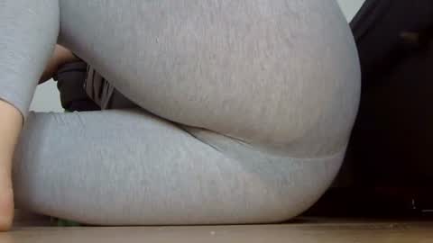 Snapshot of wet_pants2022 chatting on September 25, 12:12 pm wet_pants2022 online show from September 25, 12:12 pm