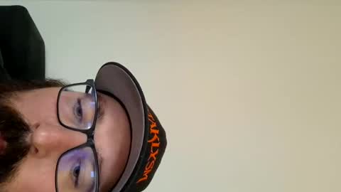 wheely19871606 online show from February 3, 1:30 pm