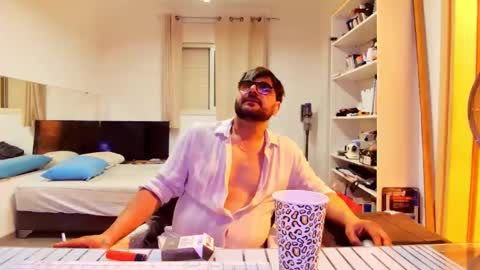 whereisthehugo online show from October 3, 10:40 pm