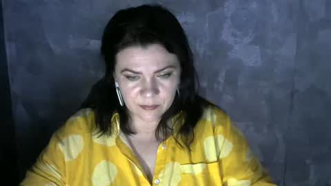 white__queen_ online show from June 24, 8:32 am