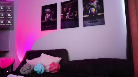 Kate  online show from February 2, 12:02 pm