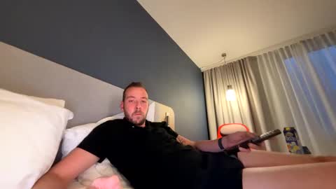 whitecox74828 online show from December 2, 3:42 pm